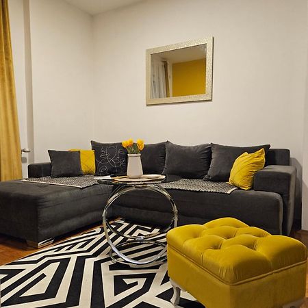 Apartman Sunflower Sremska Mitrovica Exterior photo