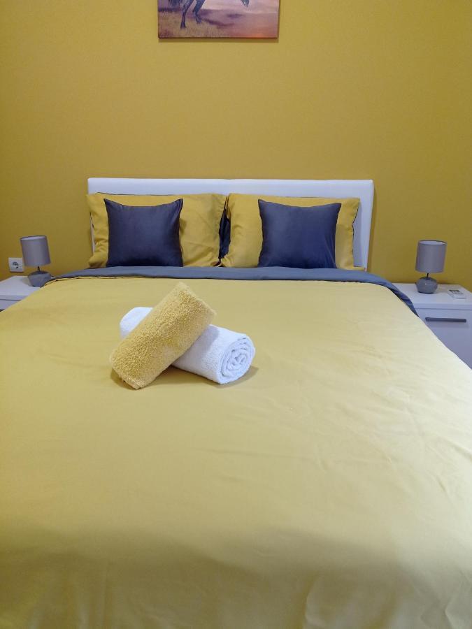 Apartman Sunflower Sremska Mitrovica Exterior photo