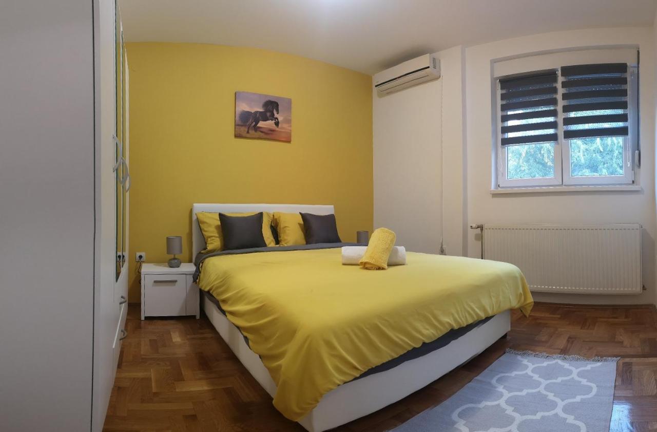 Apartman Sunflower Sremska Mitrovica Exterior photo