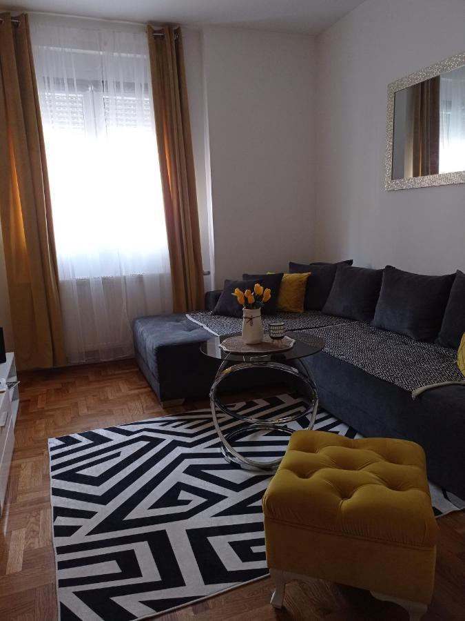 Apartman Sunflower Sremska Mitrovica Exterior photo