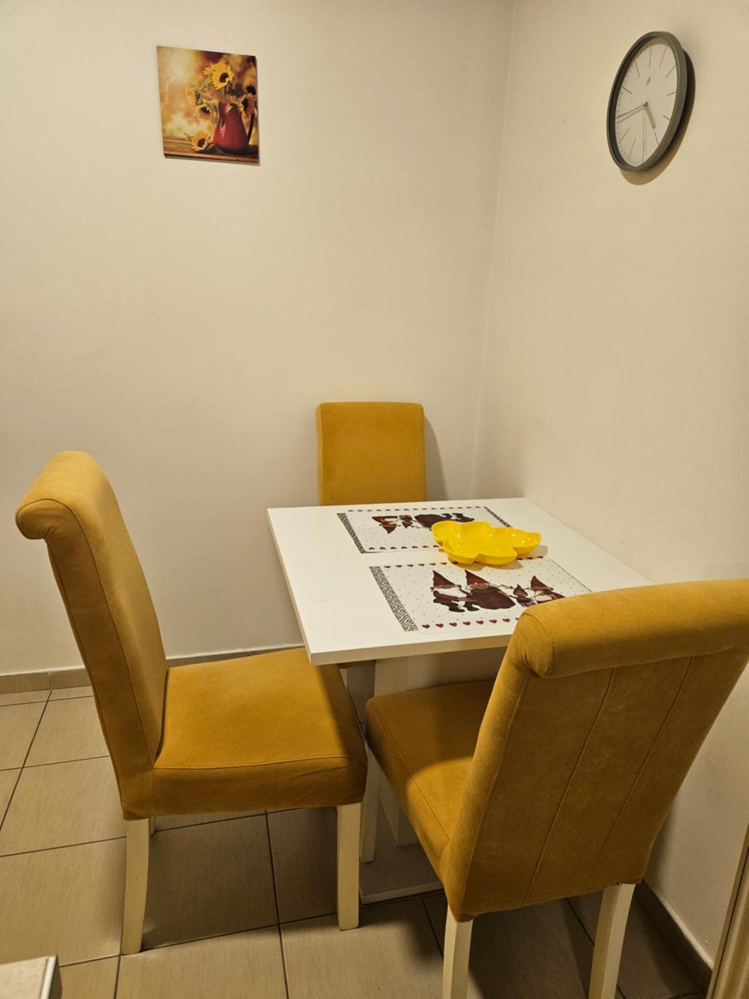 Apartman Sunflower Sremska Mitrovica Exterior photo